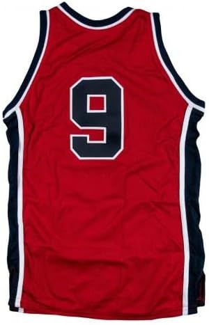 Michael Jordan potpisao je tim iz 1984. godine u SAD -u Model olimpijskih igara Jersey UDA CoA 1/12 - Autografirani NBA dresovi