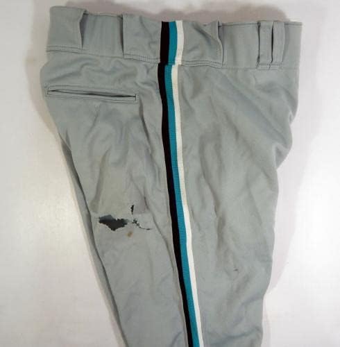 Igra Florida Marlins Hermida koristila je sive hlače 36 dp36457 - igra korištena MLB hlače