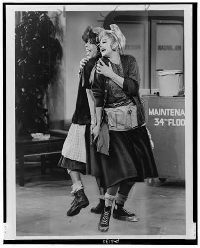 PovijesneFindings Foto: 1966. Carol Burnett i Lucille Ball nastupili su skit odjeveni kao čišćenje žena